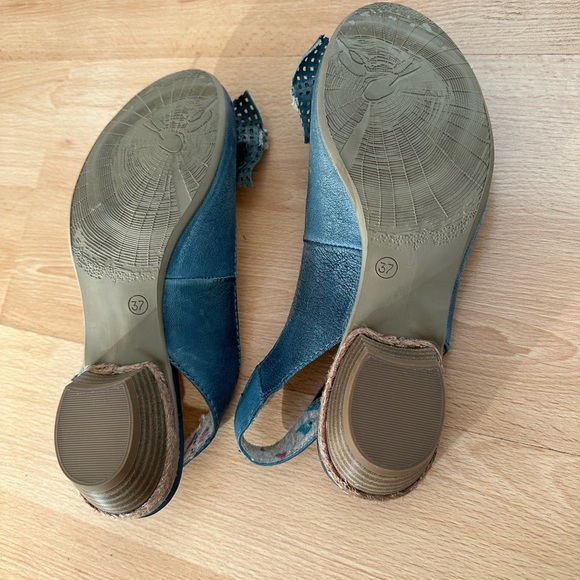 Blue leather Mjus block low heel sling back size 37 NWOT - Picture 4 of 9